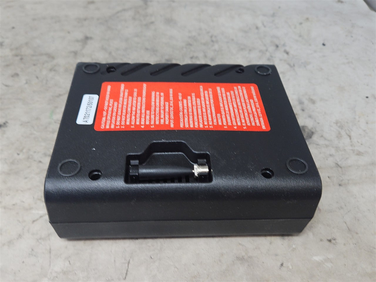 2017 CAMARO EMERGENCY TIRE INFLATOR COMPRESSOR 33650 - image 7