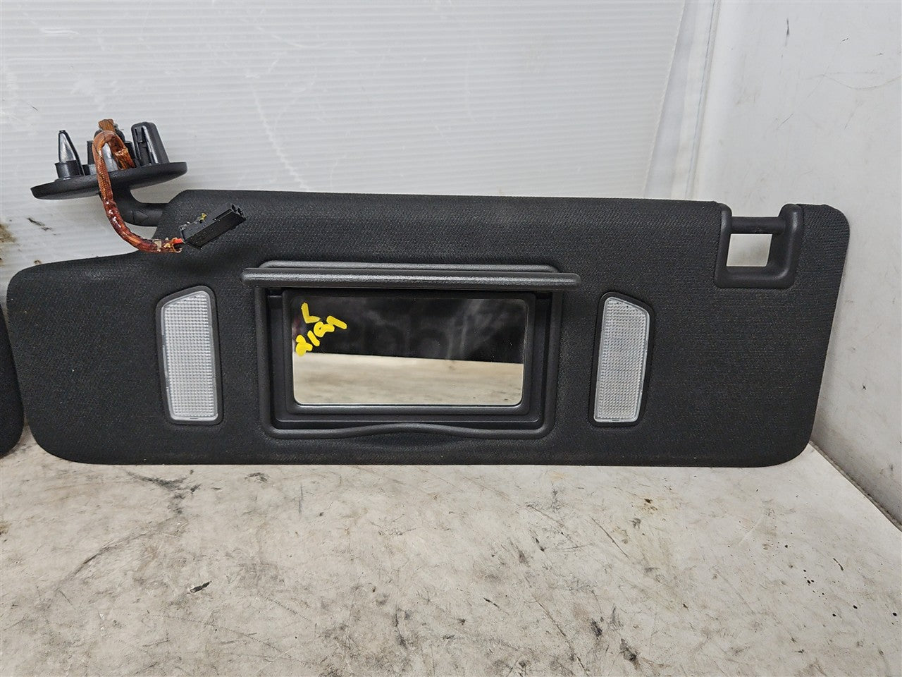 2017 CAMARO LIGHTED SUN VISORS PAIR LH RH BLACK 33652 - image 2