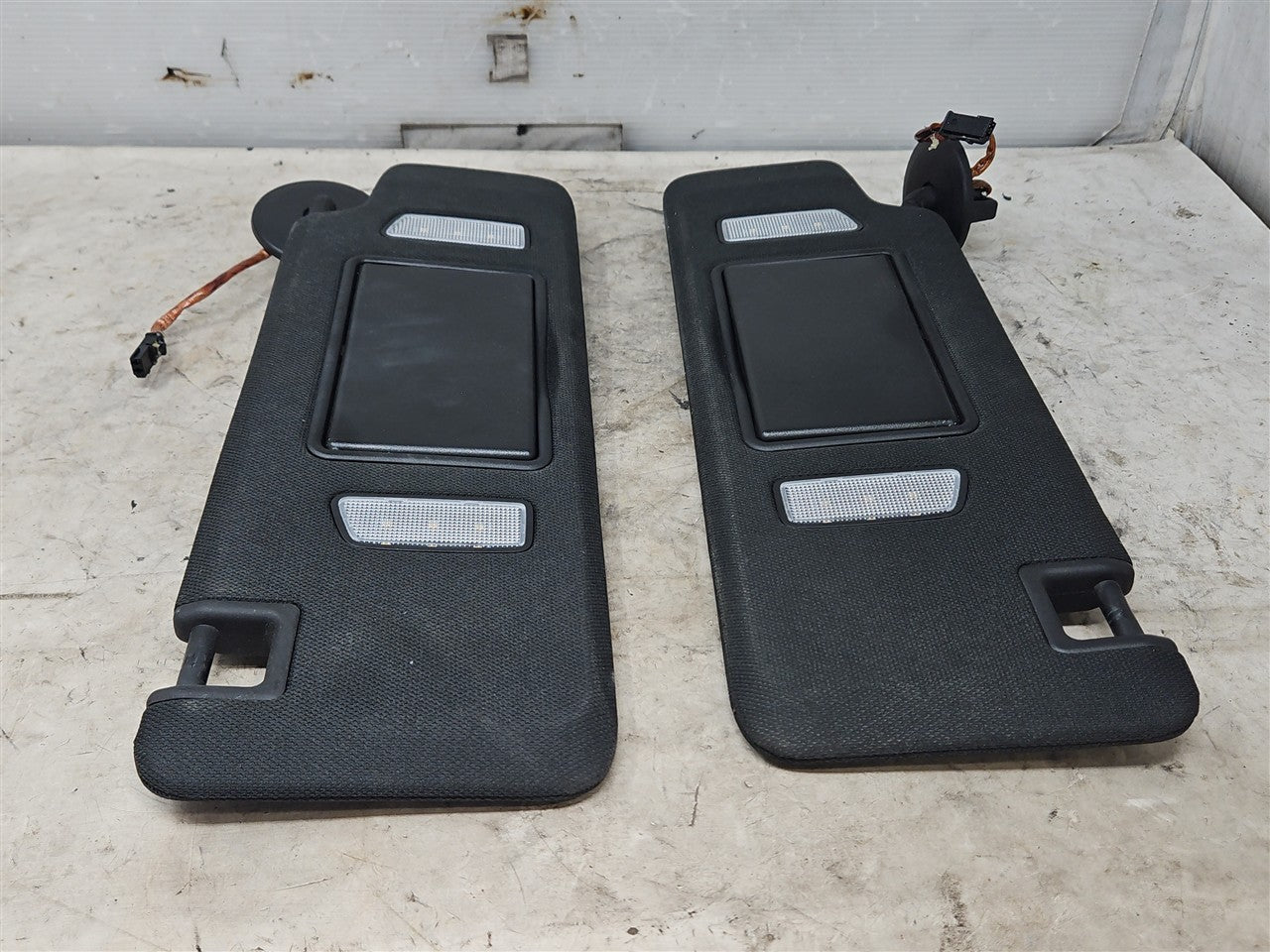 2017 CAMARO LIGHTED SUN VISORS PAIR LH RH BLACK 33652 - image 4