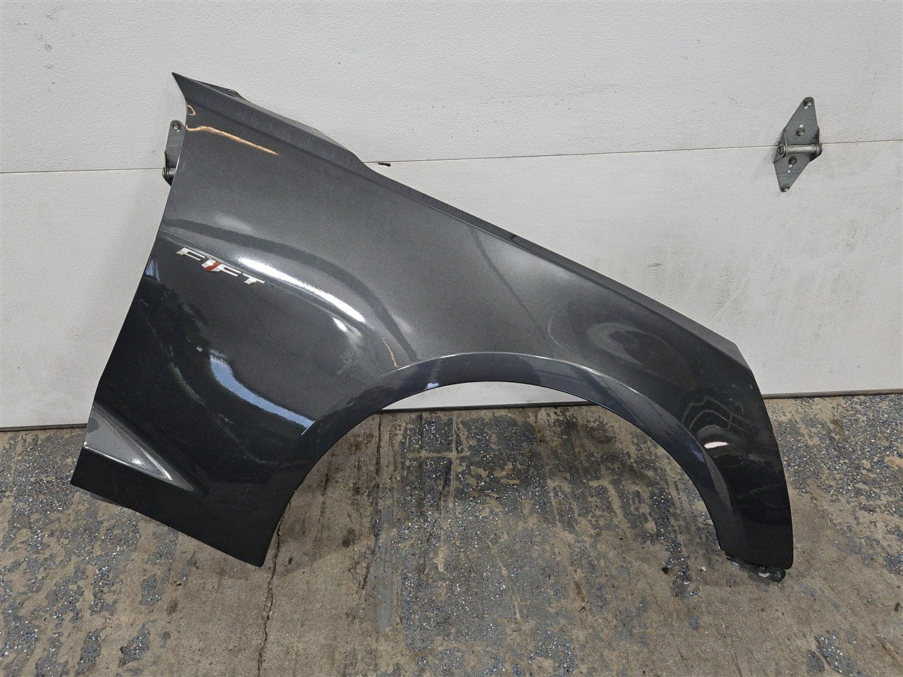 2017 CAMARO RH FENDER SON OF GUN GRAY G7Q 33655 - image 1
