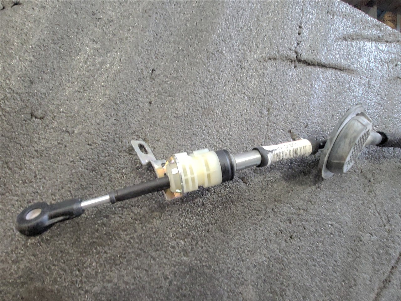 2017 CAMARO OEM AUTO SHIFT SHIFTER CABLE 19K 33657 - image 9