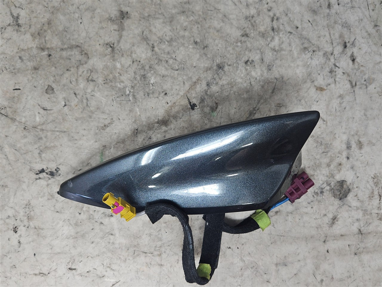 2017 CAMARO SHARK FIN ANTENNA GRAY G7Q 23275783 33658 - image 5