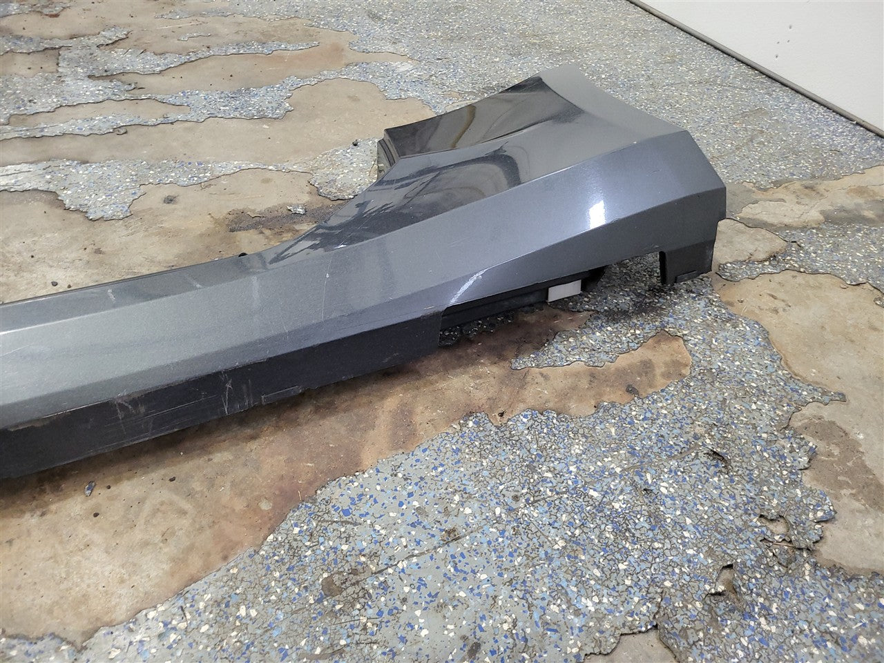2017 CAMARO LH DRIVER ROCKER MOLDING GRAY G7Q 33660 - image 4