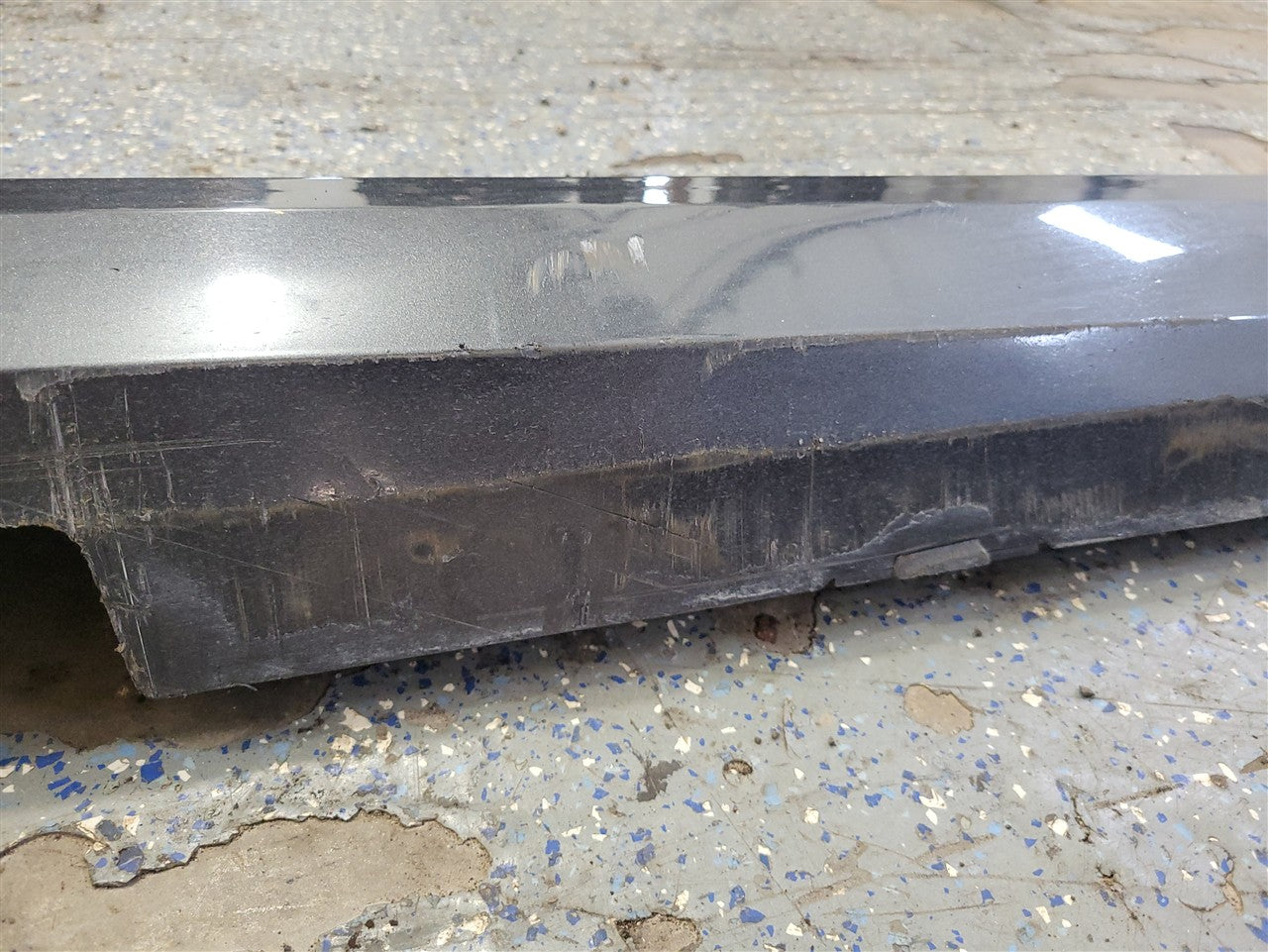 2017 CAMARO LH DRIVER ROCKER MOLDING GRAY G7Q 33660 - image 5
