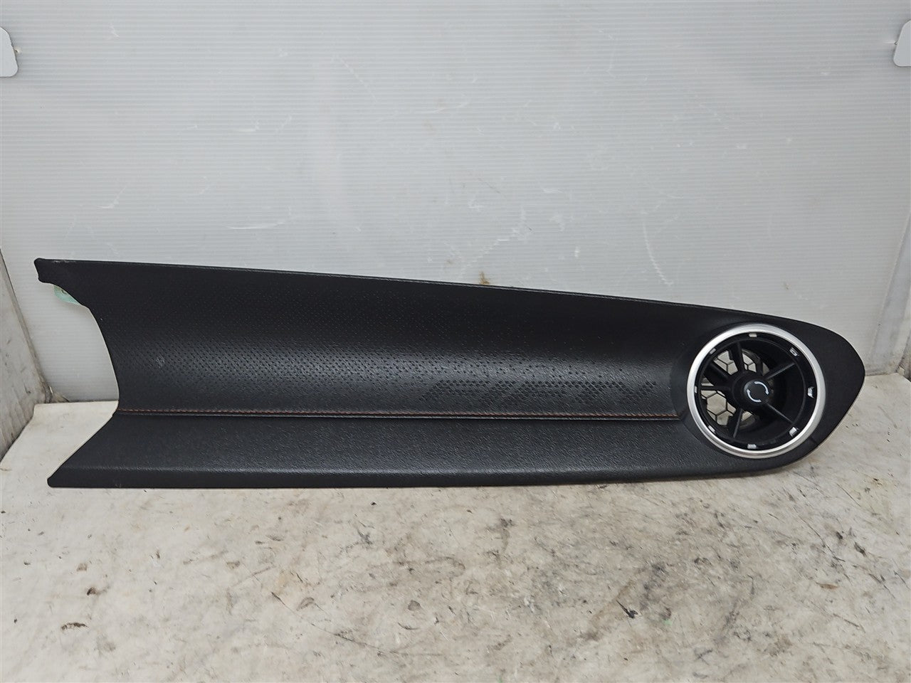 2017 CAMARO RH PASSENGER DASH TRIM VENT 50TH EDT 33661 - image 1