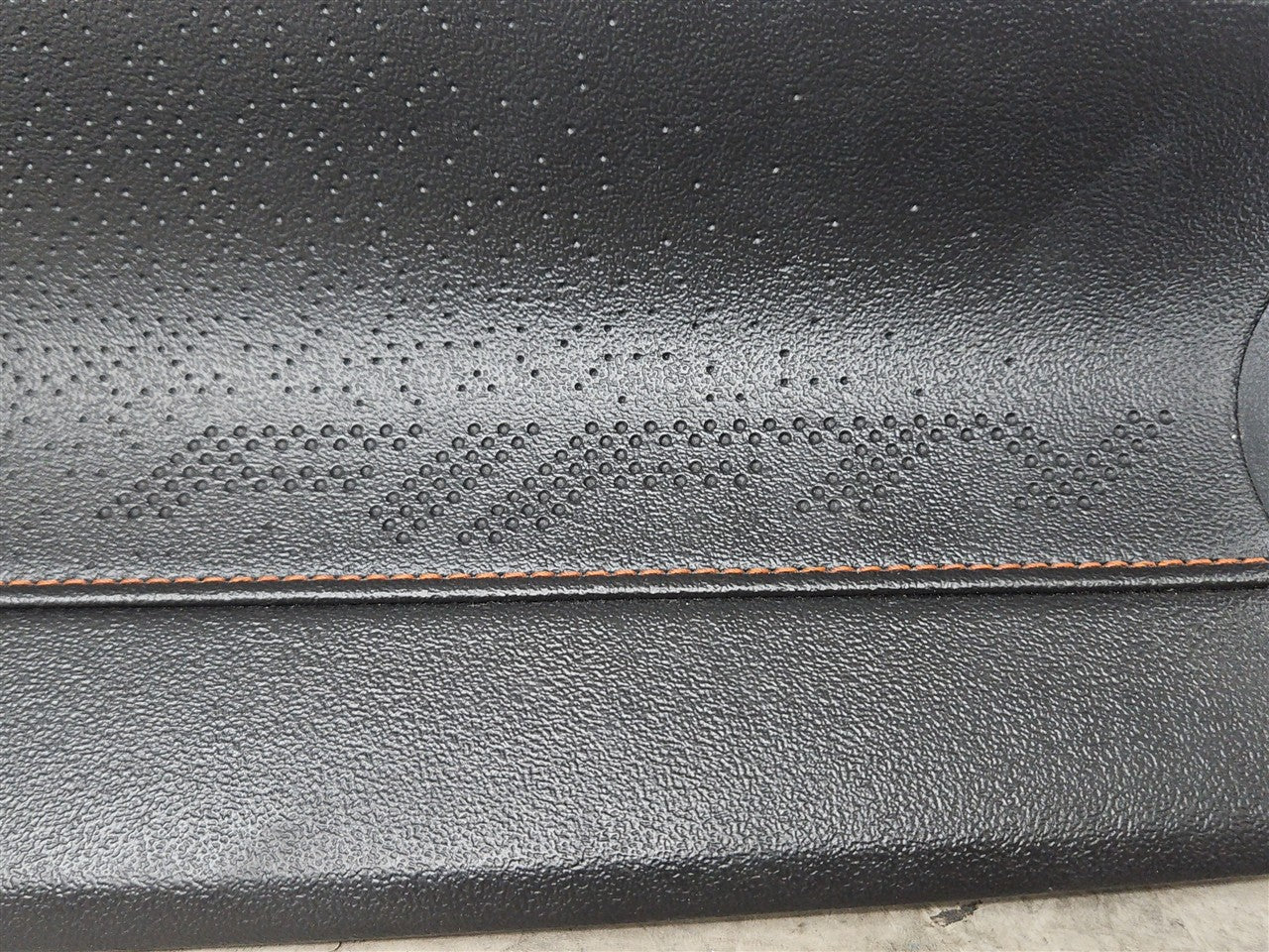 2017 CAMARO RH PASSENGER DASH TRIM VENT 50TH EDT 33661 - image 2