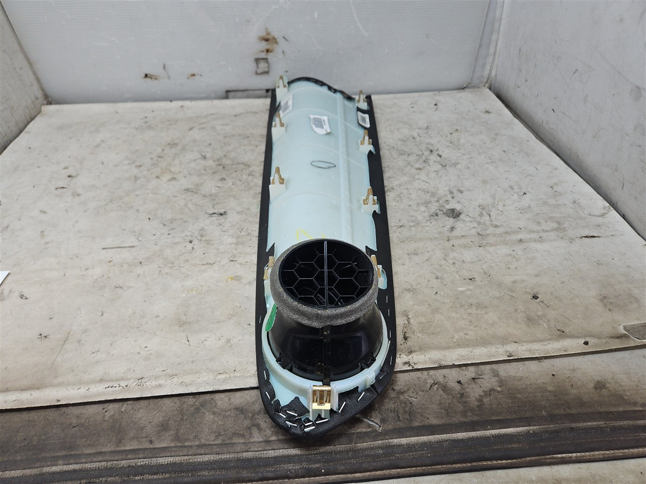 2017 CAMARO RH PASSENGER DASH TRIM VENT 50TH EDT 33661 - image 11