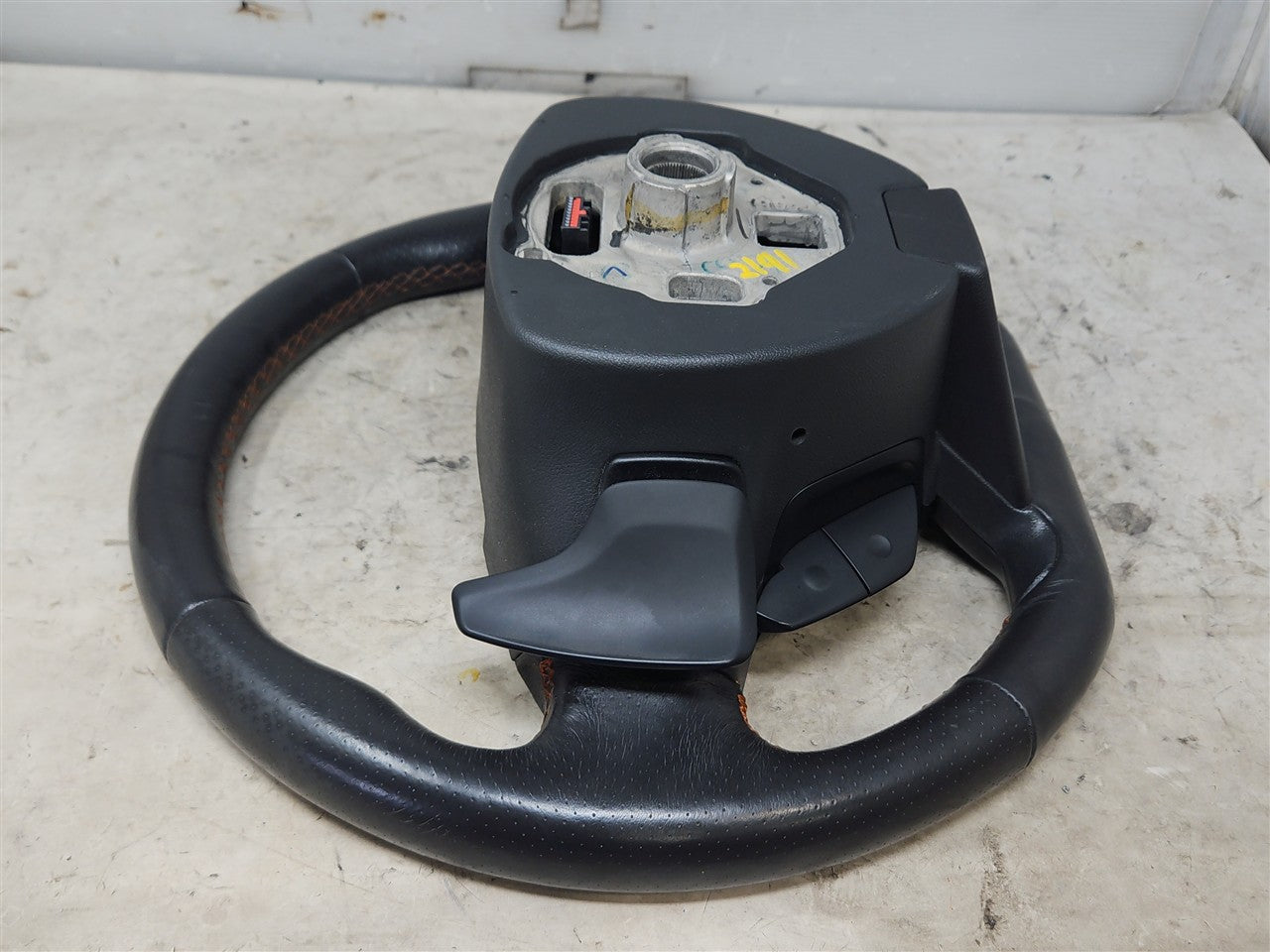2017 CAMARO LEATHER STEERING WHEEL AUTO PADDLES 33674 - image 9