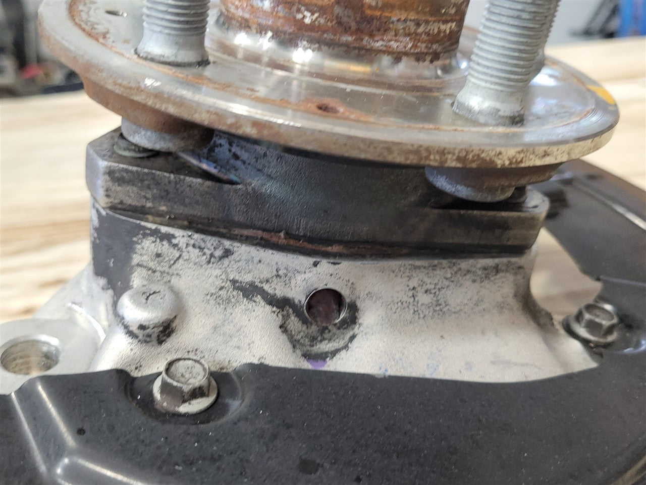 2017 CAMARO RH PASSENGER FRONT SPINDLE W/HUB 33675 - image 3