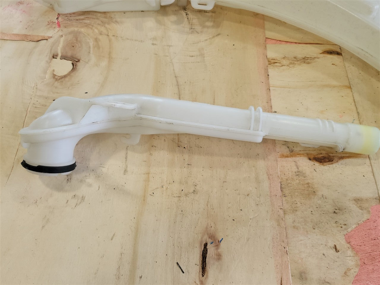 2017 CAMARO WASHER BOTTLE WITH EXTENSION & PUMP 33677 - image 3