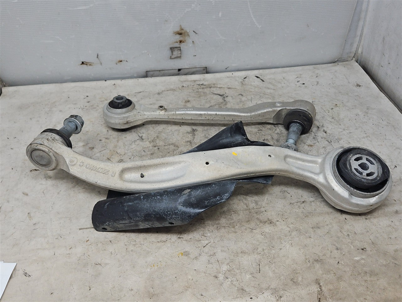 2017 CAMARO RH FRONT LOWER CONTROL ARMS PAIR 90K 33678 - image 9
