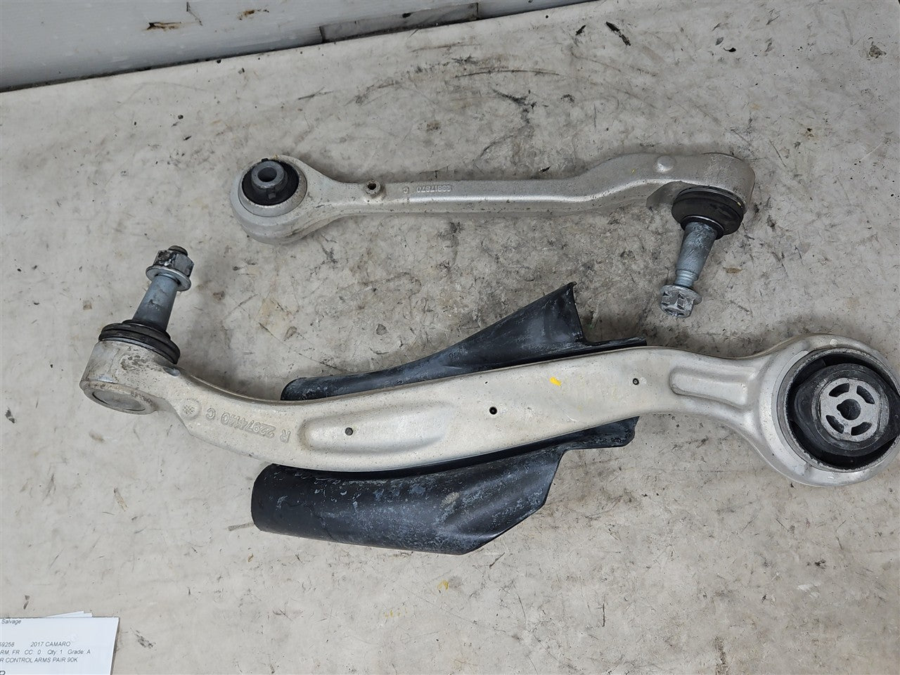 2017 CAMARO RH FRONT LOWER CONTROL ARMS PAIR 90K 33678 - image 10
