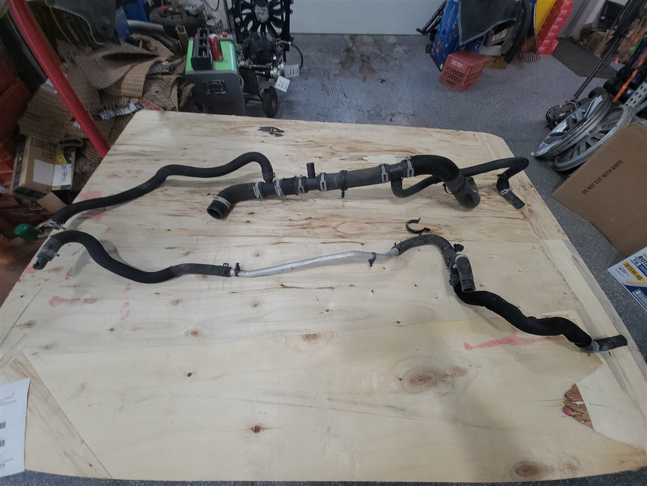 2017 CAMARO LOWER RADIATOR HOSES WITH CROSSOVER 33679 - image 1