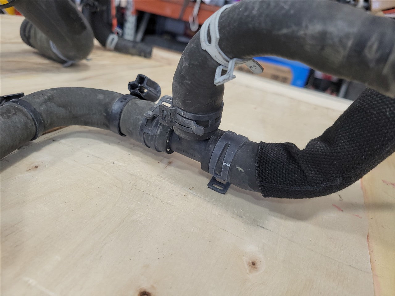 2017 CAMARO LOWER RADIATOR HOSES WITH CROSSOVER 33679 - image 8