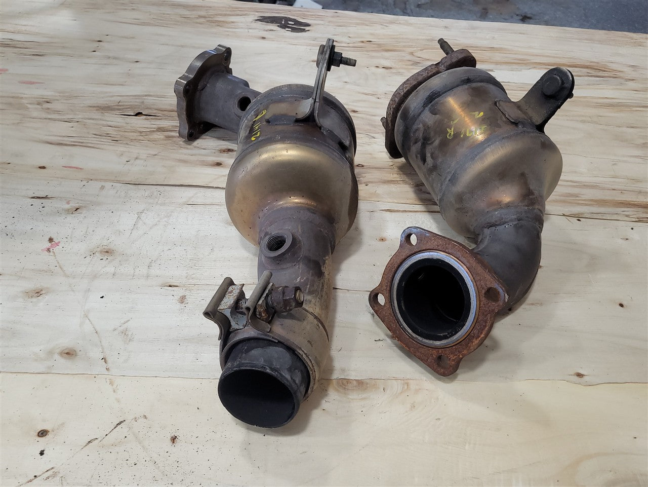 2017 CAMARO OEM 6.2L EXHAUST Y PIPE PAIR 90K MI 33680 - image 2