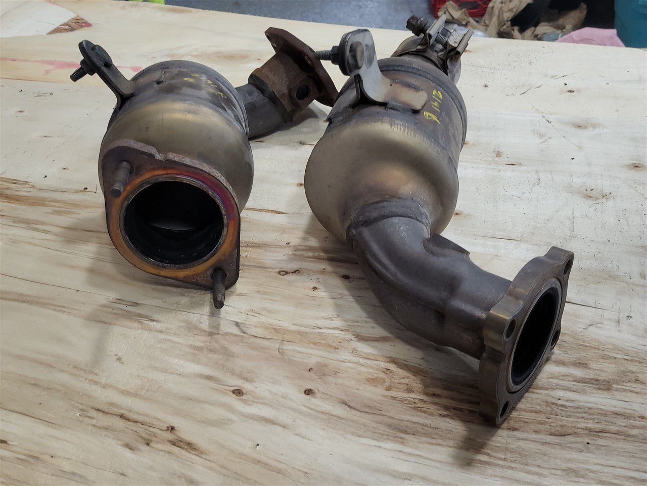 2017 CAMARO OEM 6.2L EXHAUST Y PIPE PAIR 90K MI 33680 - image 4