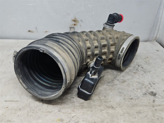 2017 CAMARO SS 6.2 OEM AIR INTAKE ELBOW 84468185 33682 - image 1
