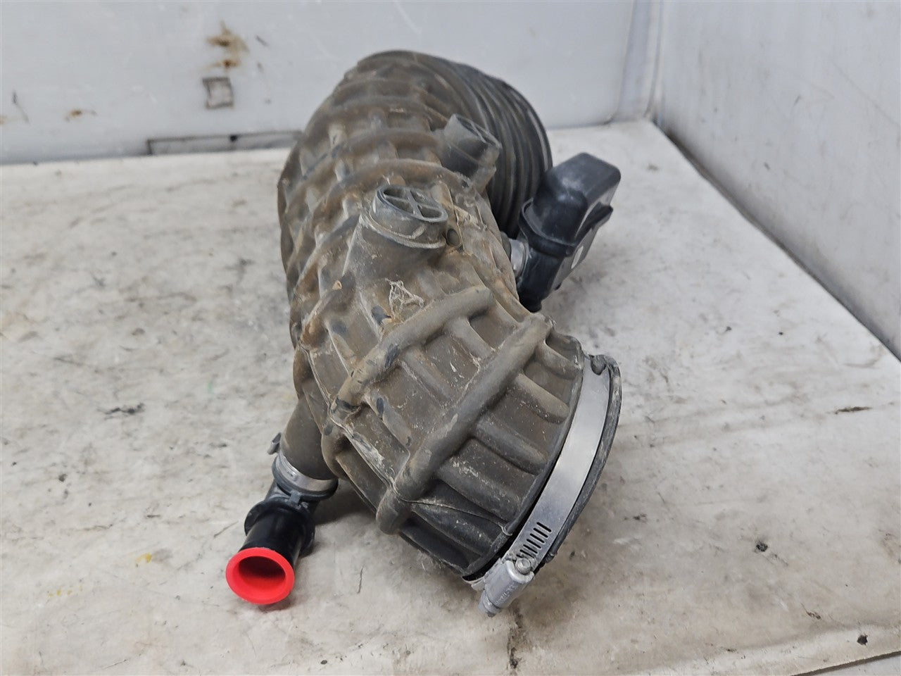 2017 CAMARO SS 6.2 OEM AIR INTAKE ELBOW 84468185 33682 - image 9