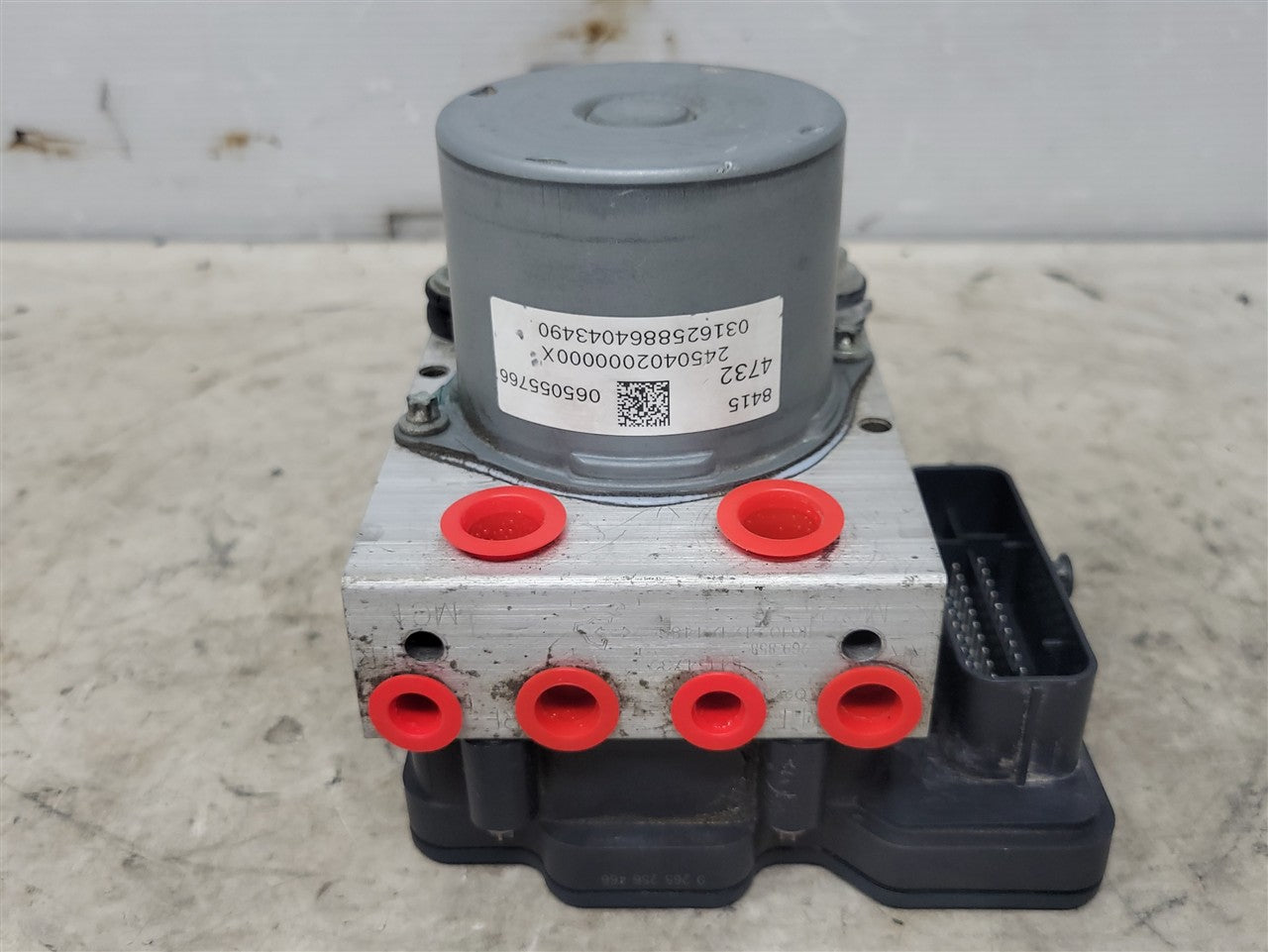 2017 CAMARO ABS BRAKE PUMP & MODULE 84154732 33684 - image 1