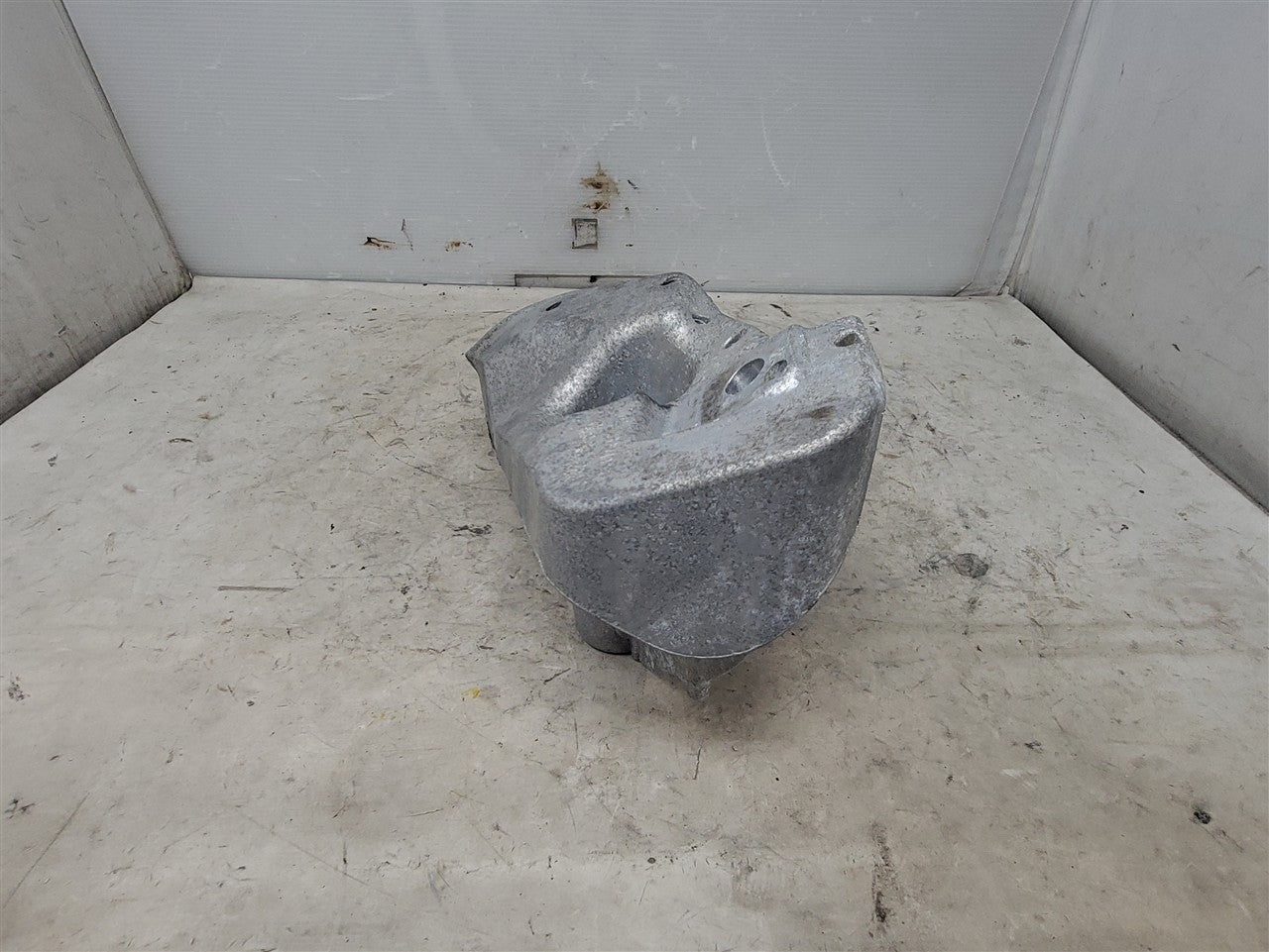 2017 CAMARO LH DRIVER ENGINE MOUNT STAND 33690 - image 5