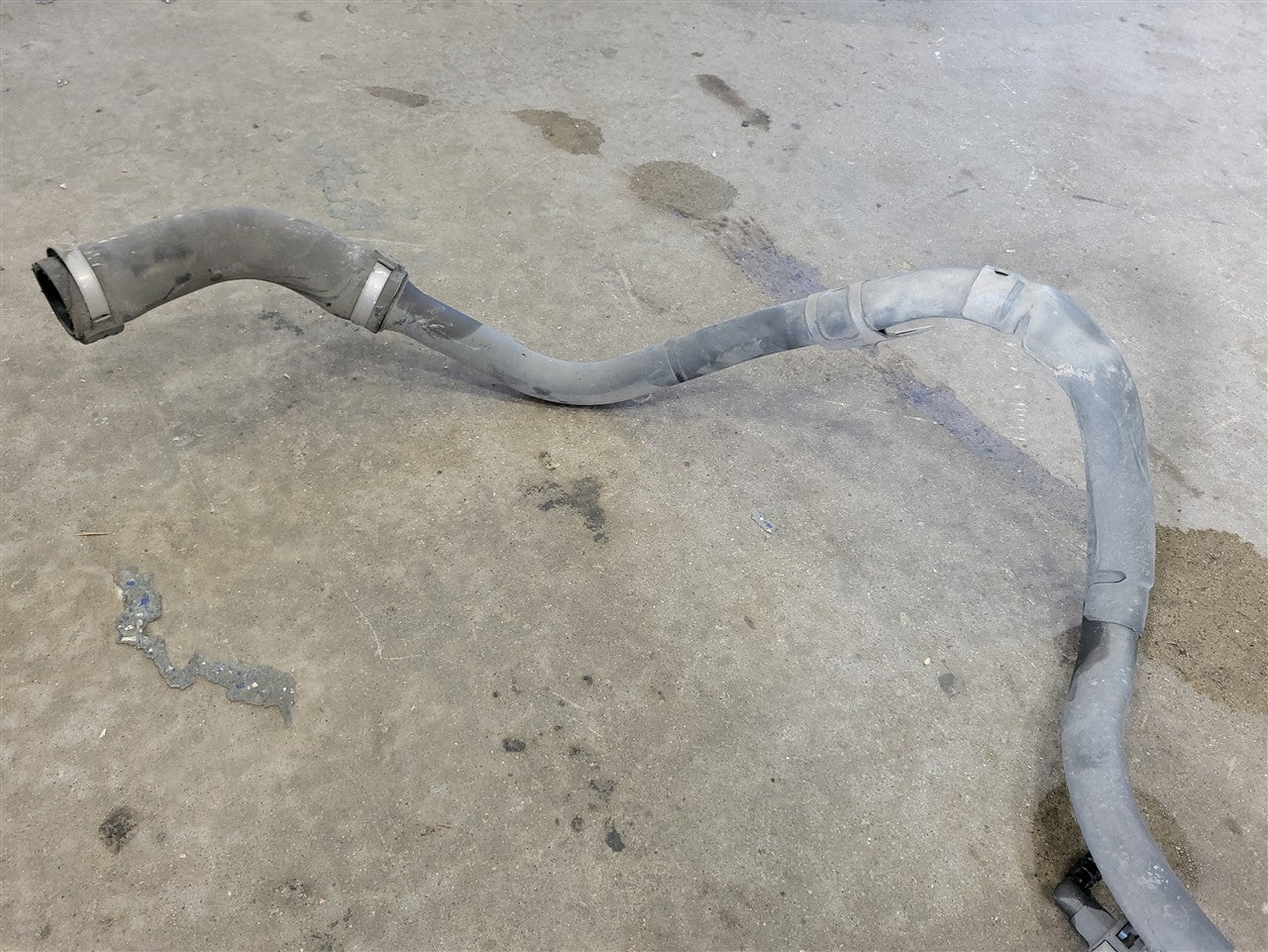 2017 CAMARO FUEL FILLER NECK 84683322 84218958 33691 - image 5