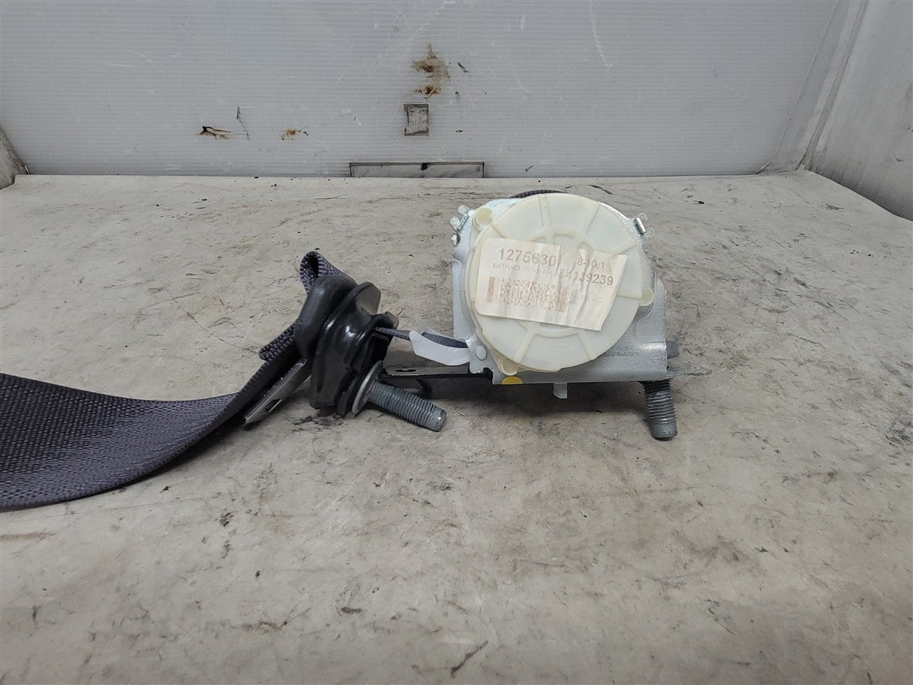 2017 CAMARO RH PASSENGER REAR SEAT BELT RETRACTOR 33693 - image 2