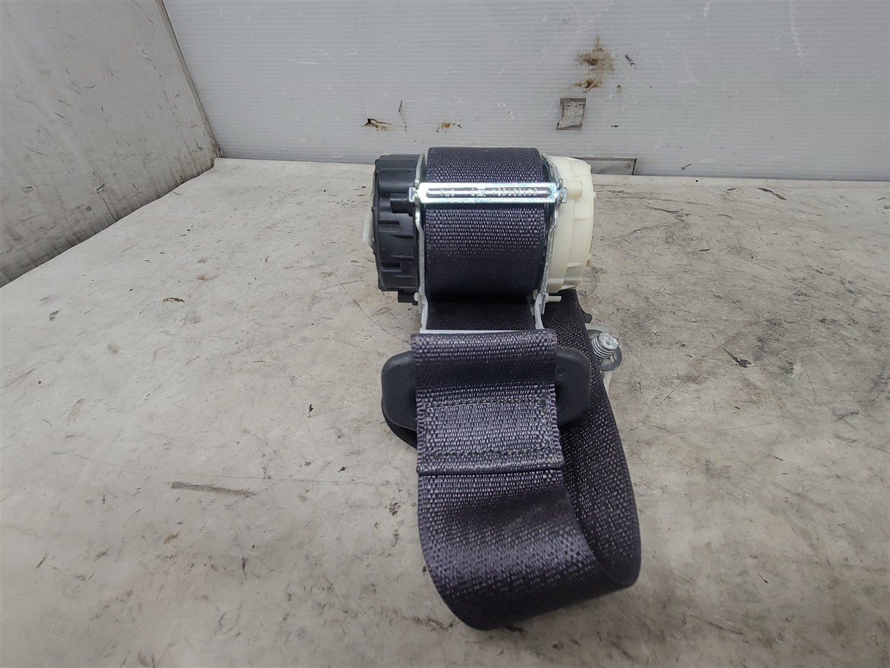 2017 CAMARO RH PASSENGER REAR SEAT BELT RETRACTOR 33693 - image 5