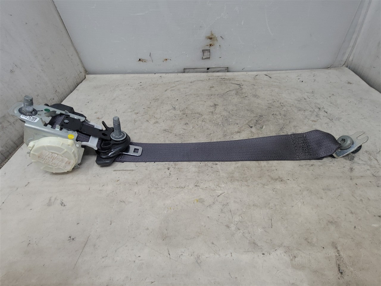2017 CAMARO RH PASSENGER REAR SEAT BELT RETRACTOR 33693 - image 9