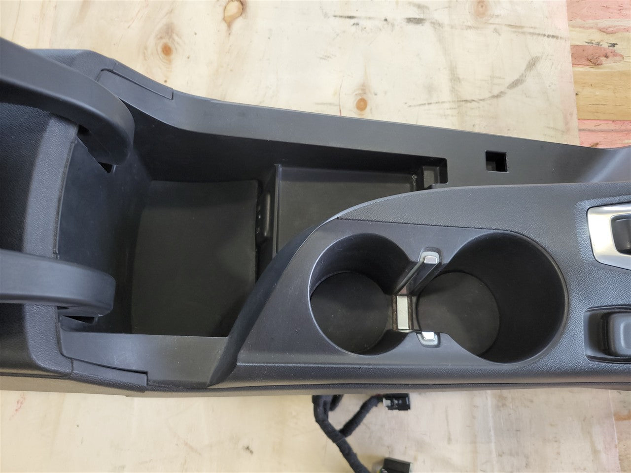 2017 CAMARO FIFTY EDITION CONSOLE AUTO 33697 - image 6