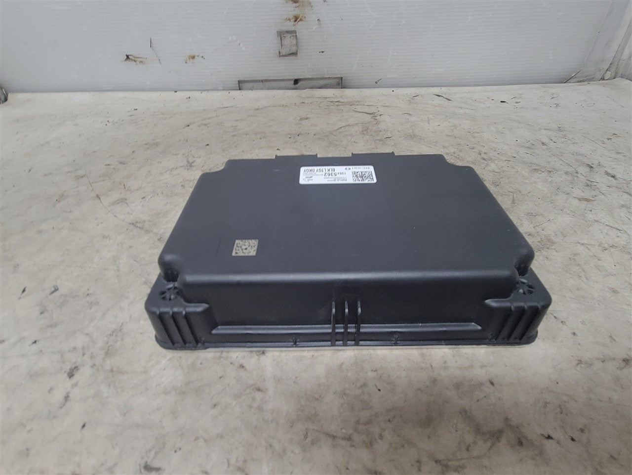 2023 SUBURBN15 SERIAL DATA GATEWAY MODULE 13545362 33698 - image 4