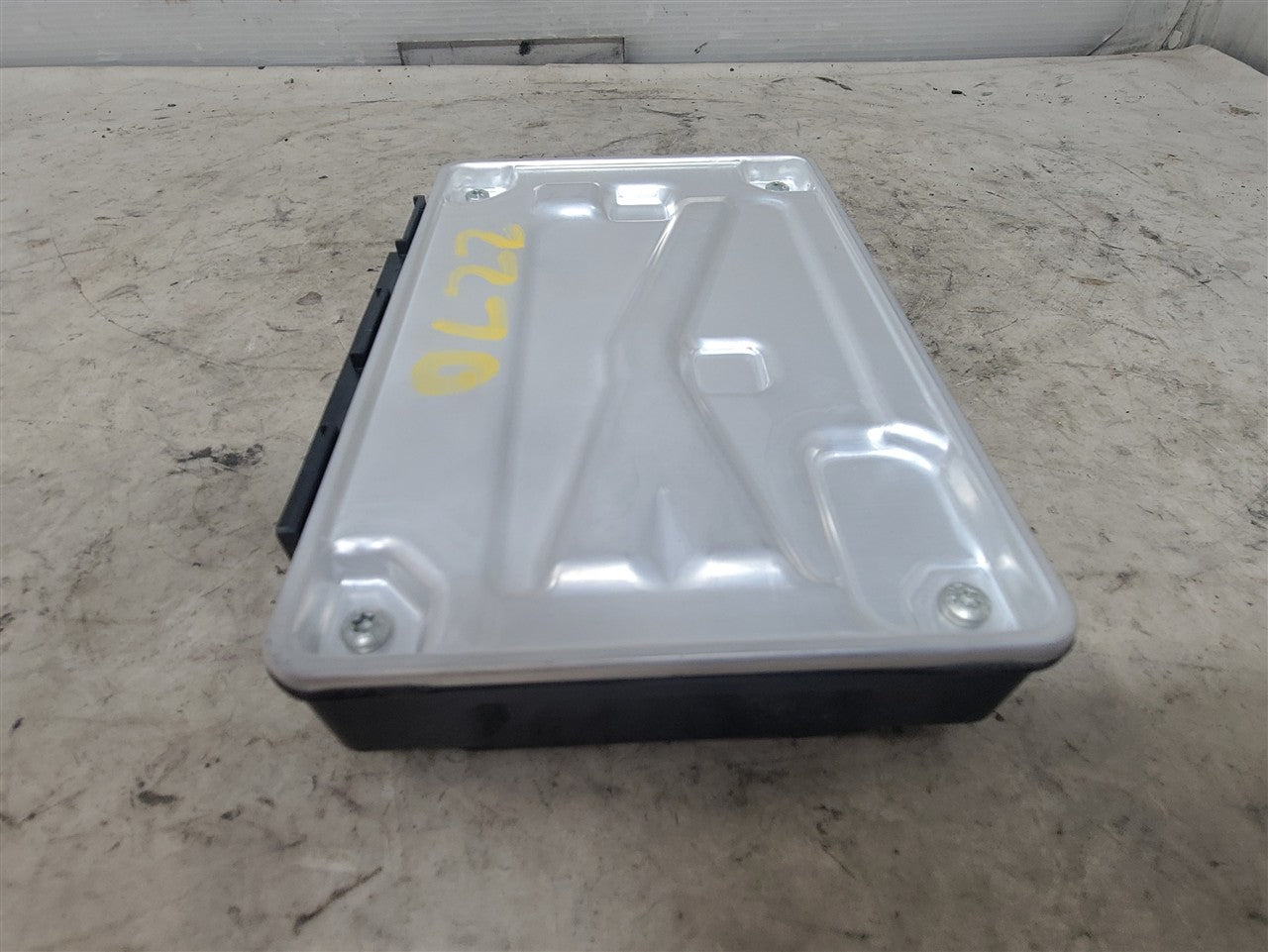 2023 SUBURBN15 SERIAL DATA GATEWAY MODULE 13545362 33698 - image 8