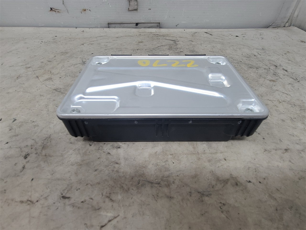 2023 SUBURBN15 SERIAL DATA GATEWAY MODULE 13545362 33698 - image 9
