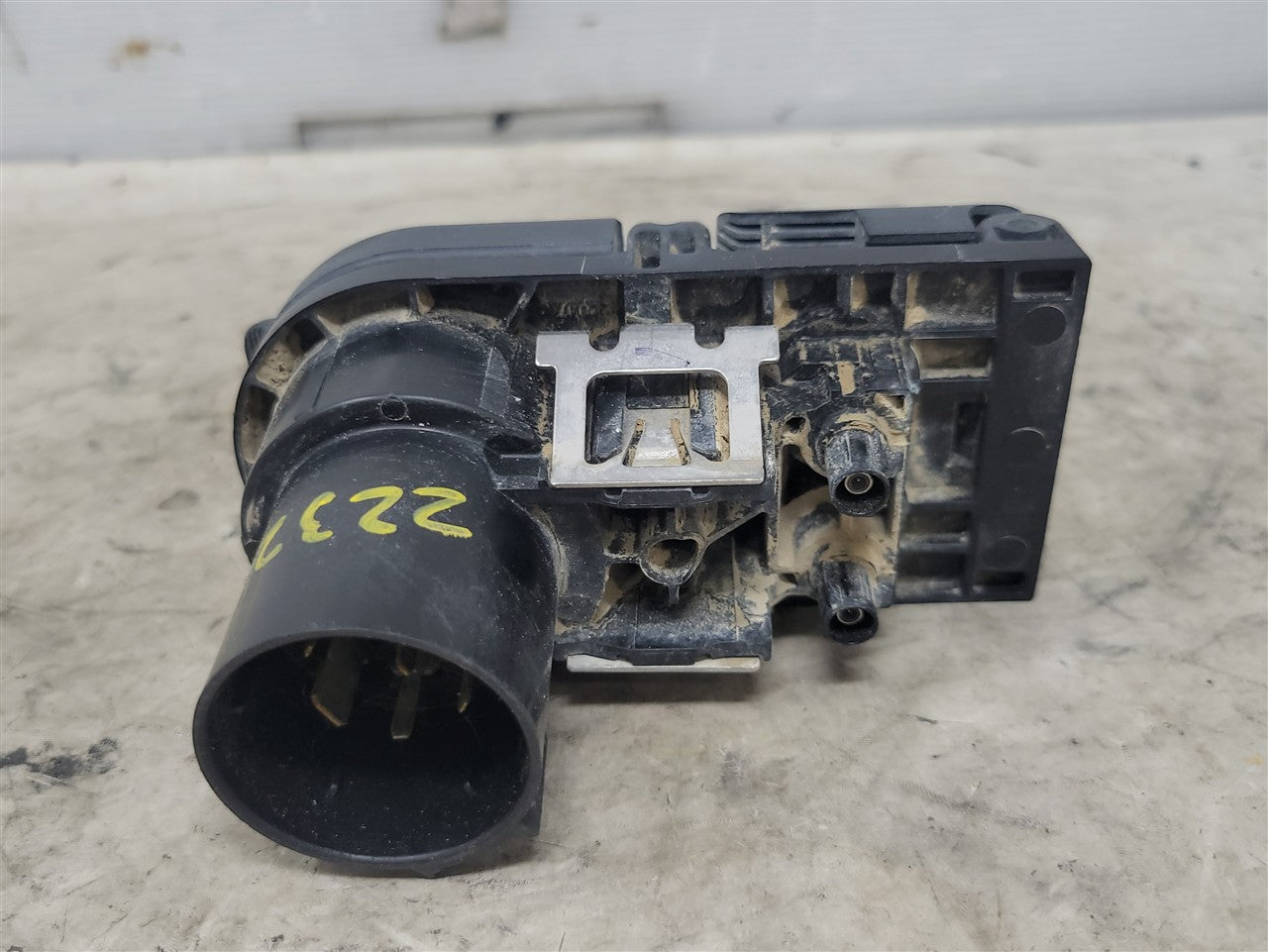 2022 SIERRA150 7 PIN TRAILER PLUG DUAL CAMERA PLUGS 33704 - image 3