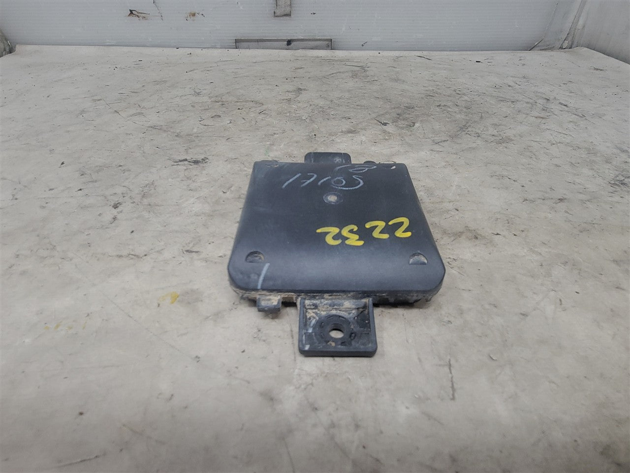 2022 SIERRA150 LH BLIND SPOT RADAR MODULE 85569654 33705 - image 2