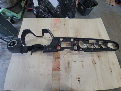 2016 CAMARO CLUSTER RADIO DASH BEZEL 84225815 33706 - image 1