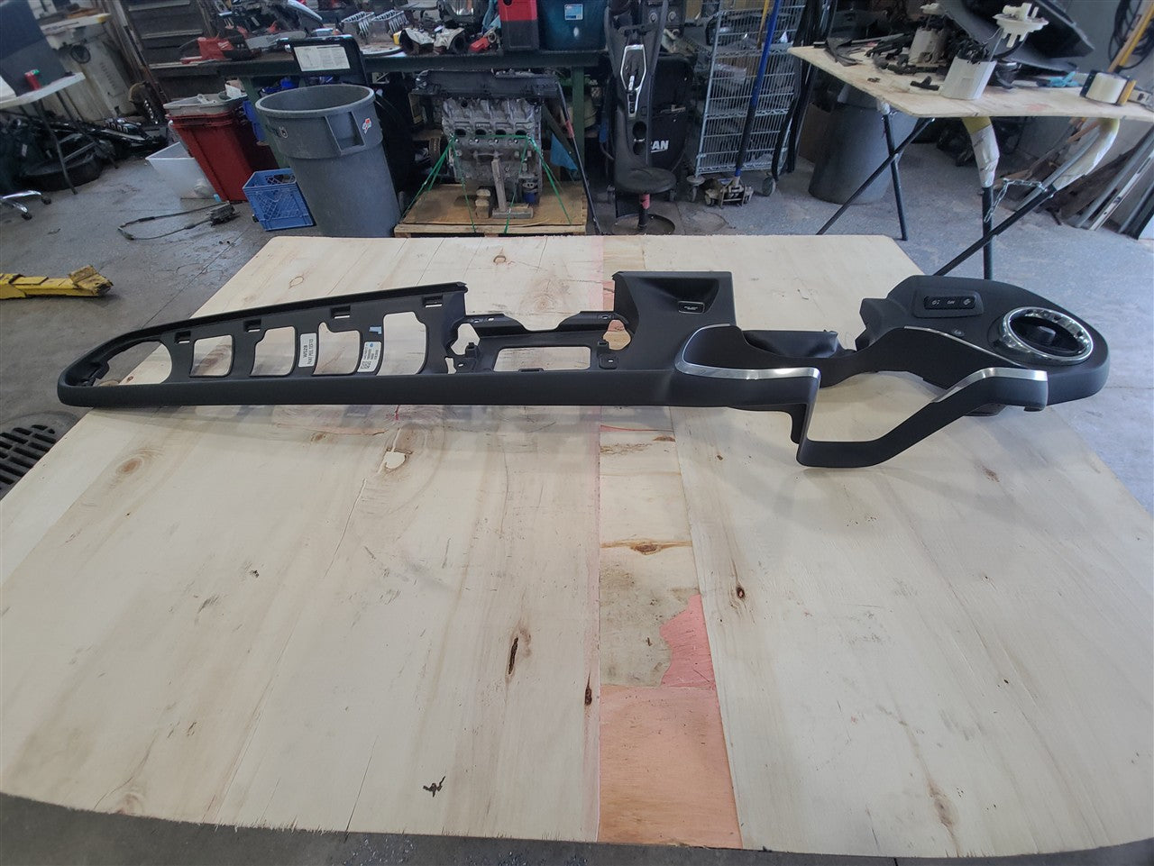 2016 CAMARO CLUSTER RADIO DASH BEZEL 84225815 33706 - image 6