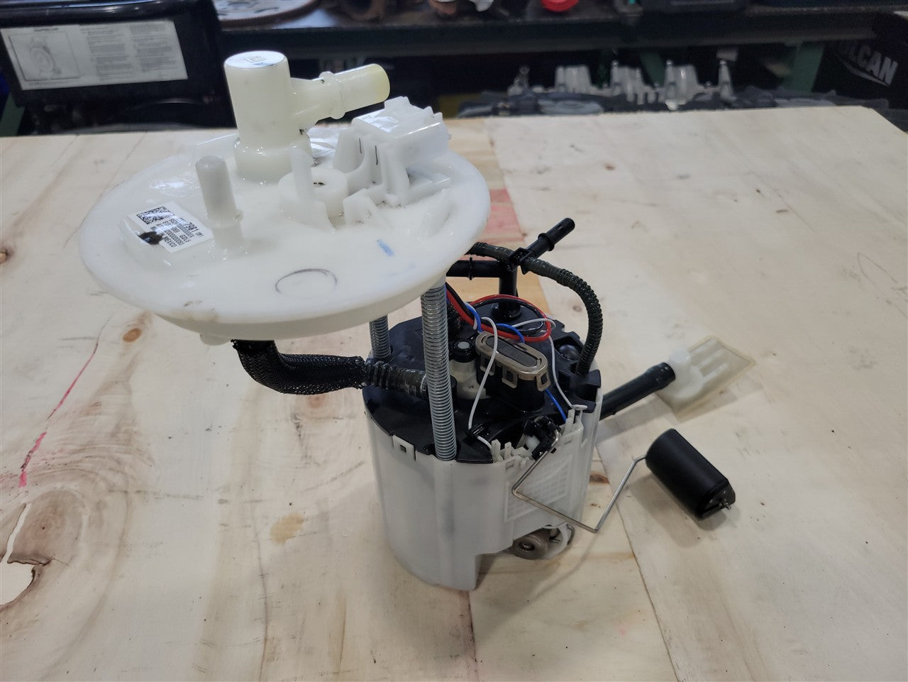 6.2L SS IN TANK FUEL PUMP 90K MI 33708 - image 7