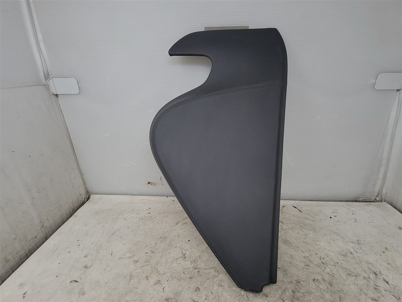 2020 ESCALAESV RH DASH END TRIM FUSE COVER 23434588 33709 - image 1