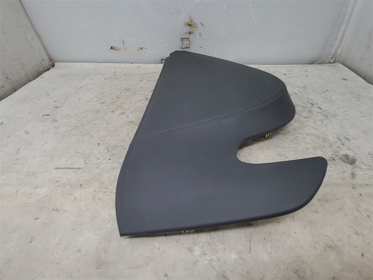 2020 ESCALAESV RH DASH END TRIM FUSE COVER 23434588 33709 - image 4