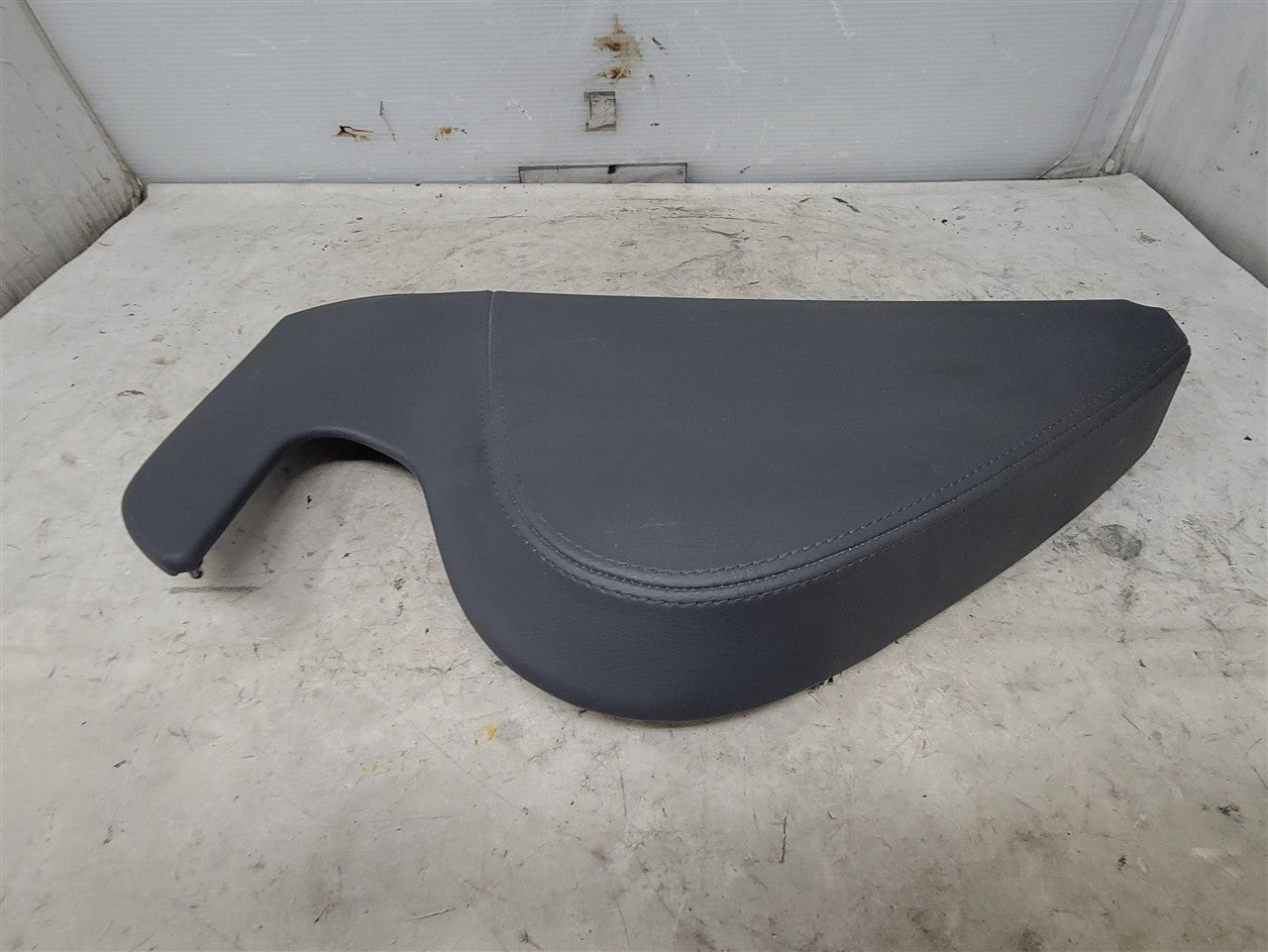 2020 ESCALAESV RH DASH END TRIM FUSE COVER 23434588 33709 - image 5