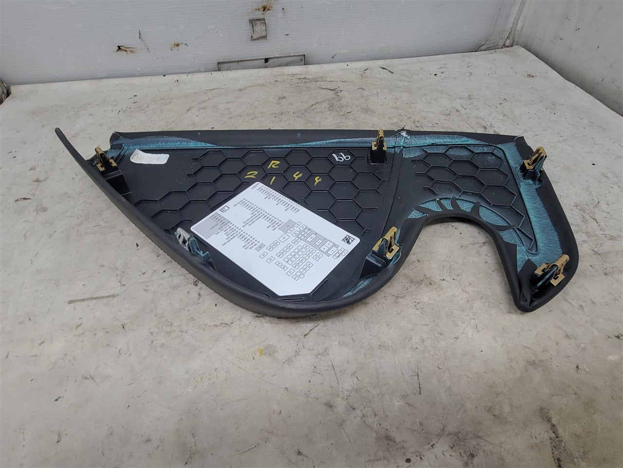 2020 ESCALAESV RH DASH END TRIM FUSE COVER 23434588 33709 - image 8