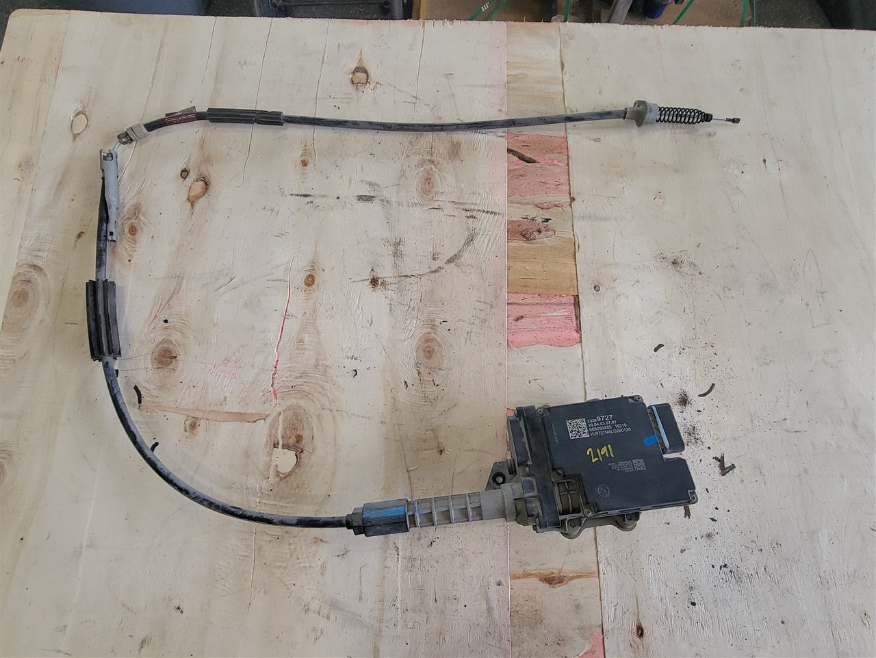 2017 CAMARO ELECTRIC PARKING BRAKE ACTUATOR 33711 - image 1