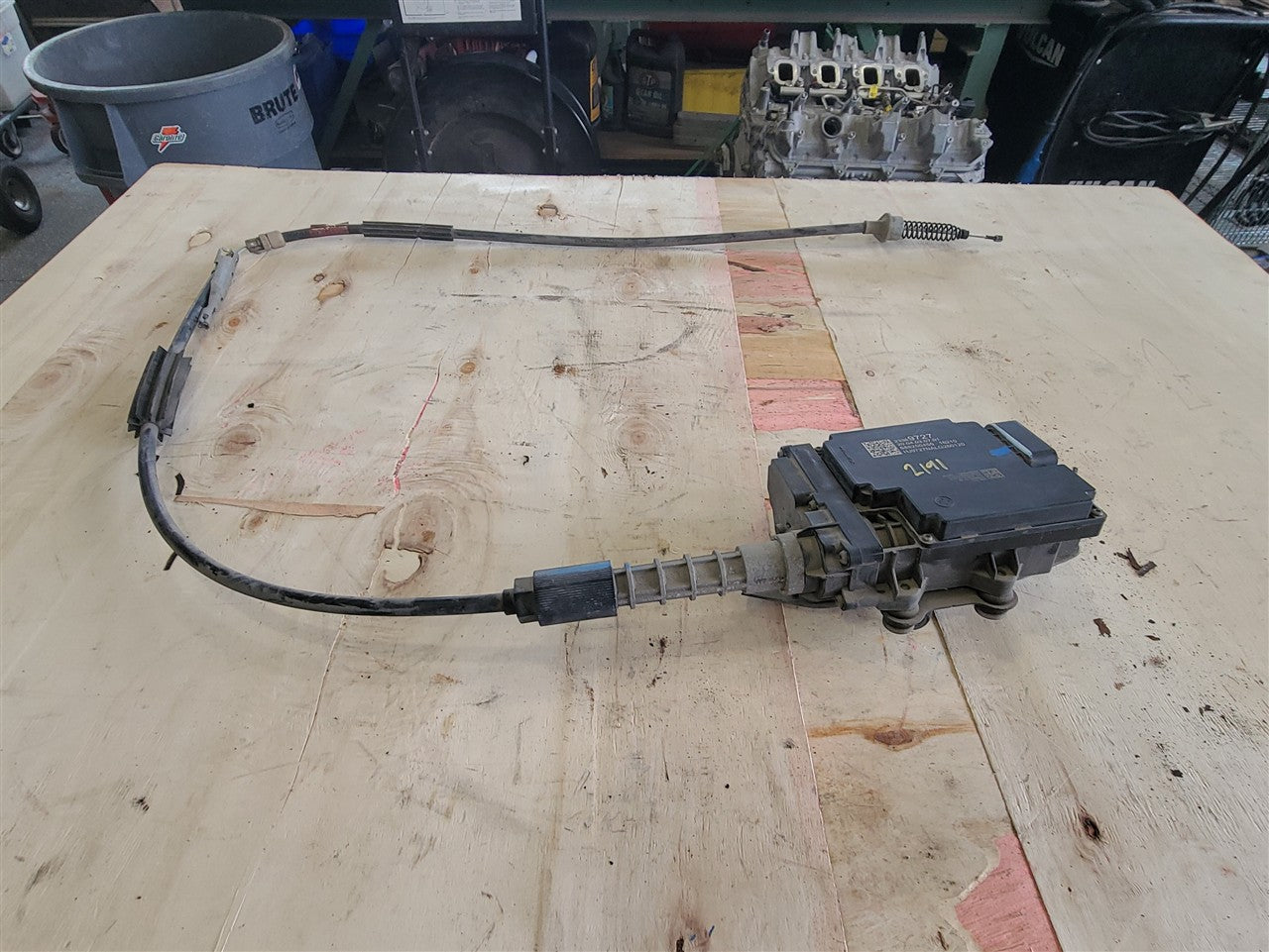 2017 CAMARO ELECTRIC PARKING BRAKE ACTUATOR 33711 - image 2