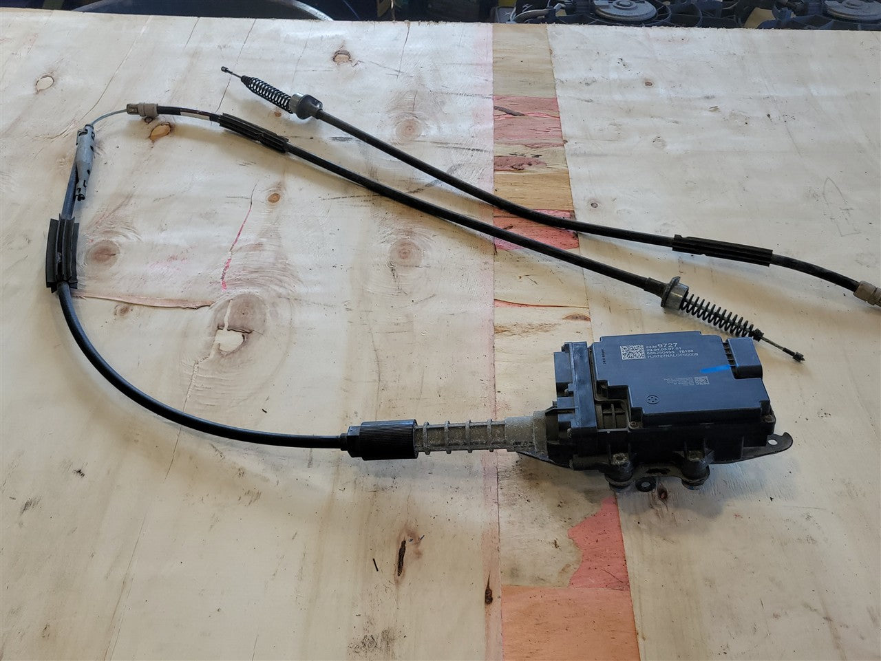 2016 CAMARO ELECTRIC PARKING BRAKE ACTUATOR 33712 - image 1
