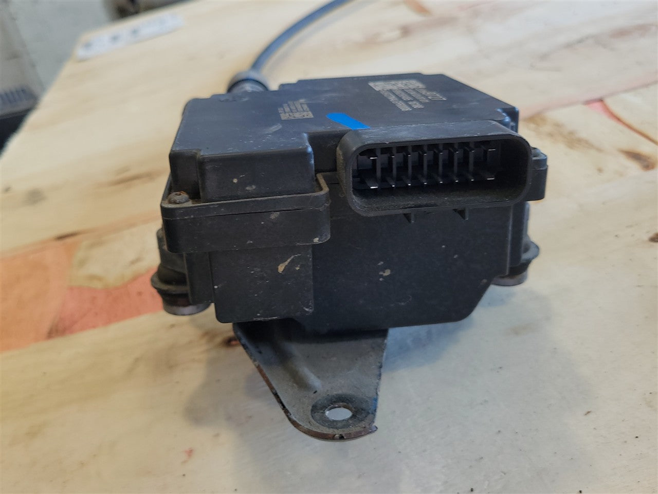 2016 CAMARO ELECTRIC PARKING BRAKE ACTUATOR 33712 - image 5