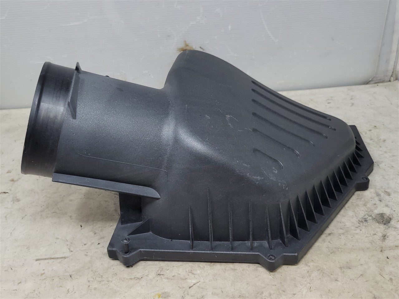2017 CAMARO OEM AIR BOX INTAKE LID ONLY 84008589 33714 - image 3