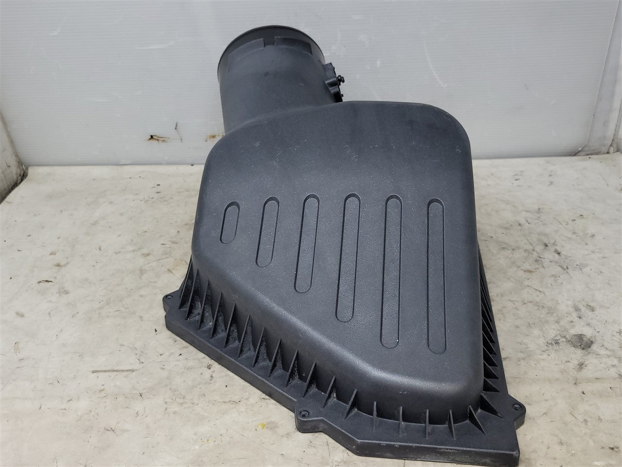2017 CAMARO OEM AIR BOX INTAKE LID ONLY 84008589 33714 - image 4