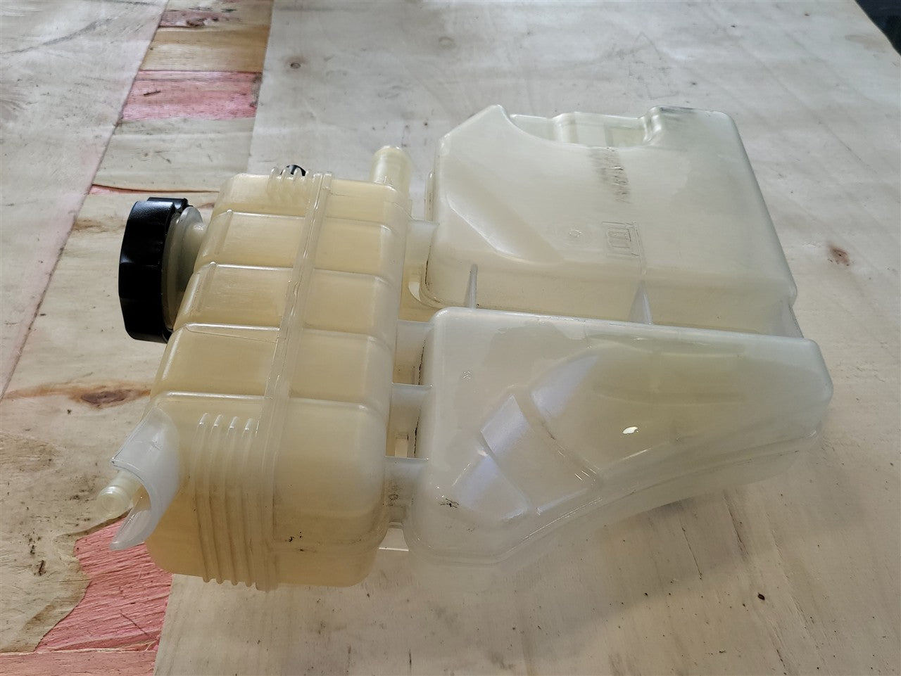 2017 CAMARO COOLANT BOTTLE TANK 22948113 33715 - image 3