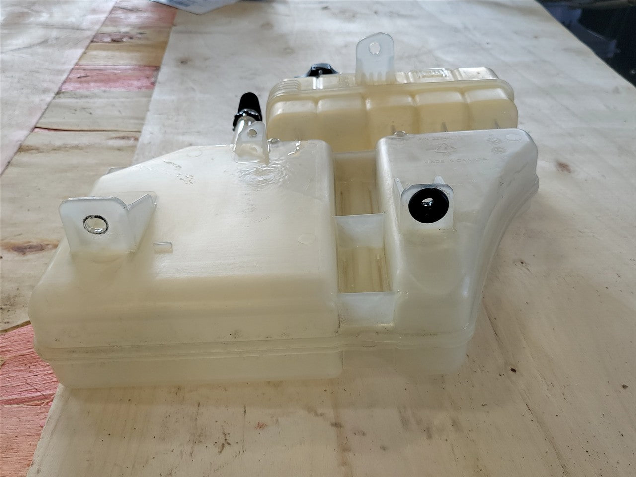 2017 CAMARO COOLANT BOTTLE TANK 22948113 33715 - image 7
