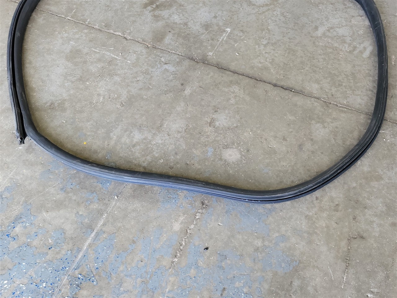 2013 CAMARO LH DRIVER DOOR WEATHERSTRIP 33720 - image 3